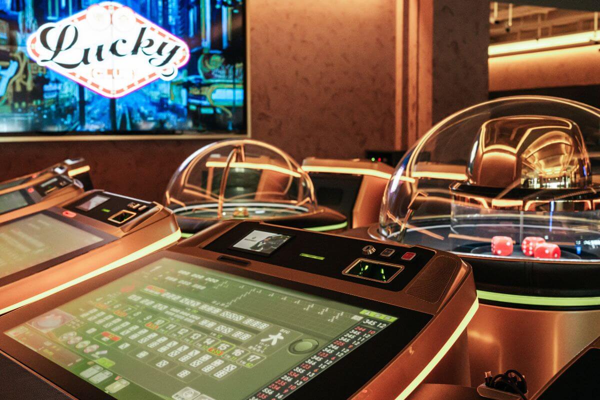 台中室內景點 后里樂奇Lucky Club